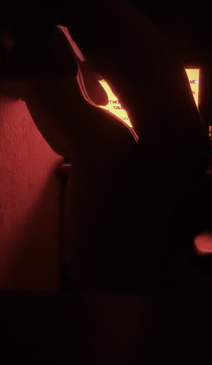 FleshyButt44: Інтенсивний римський секс у червоній кімнаті призводить до кремпаю