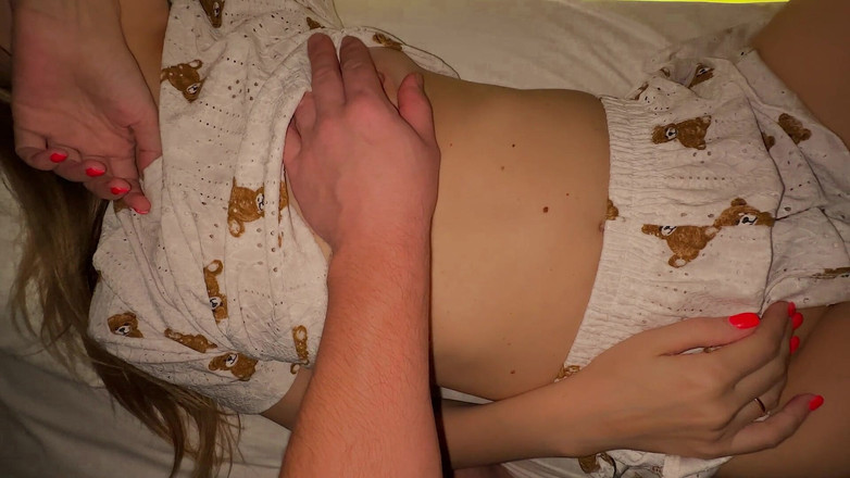 Gigi oficial: Con cặc 59 tuổi vs âm hộ 18 tuổi