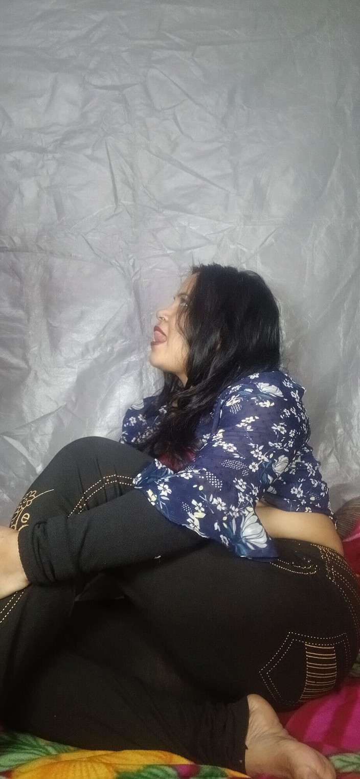 EngagingShock45: Desi College Girl Fucking