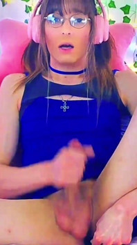 Cute Trans Girl Sooo Muscular