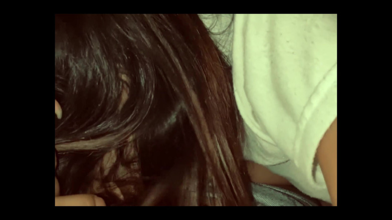 Hashini Hirunika: Rakaman dekat blowjob