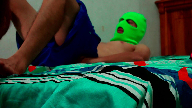 Martin13: Soddisfa il feticcio del mio ragazzo! Abbiamo indossato delle maschere...