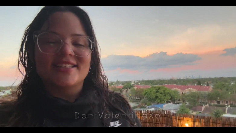 Dani Valentina: Tetek pagi yang baik