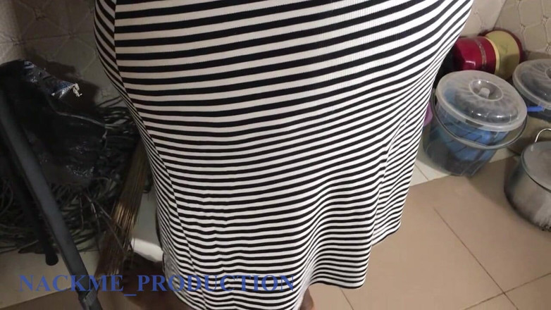 NACKME_PRODUCTION: Aku menyetubuhi istri saudara tiriku dengan cepat saat dia bepergian...