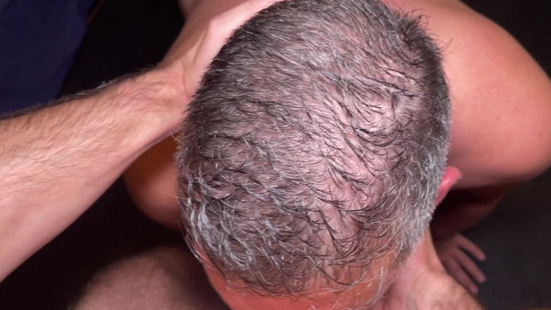 Hot chubby bottom: Op bevel van Pigpervert