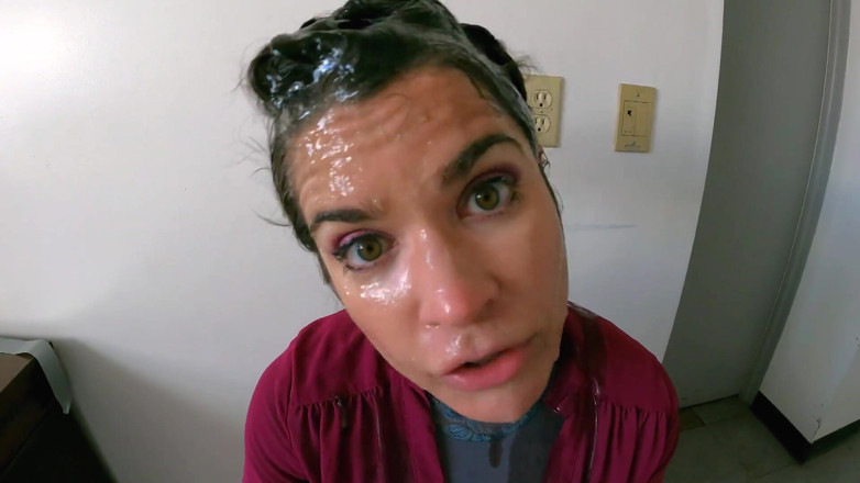 Sammi Starfish: Suck for service