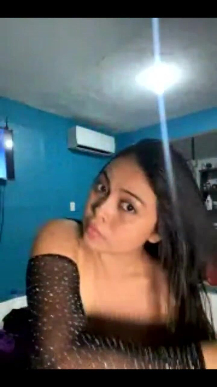 camicamilahotwife: Latin kadının göğüsleri