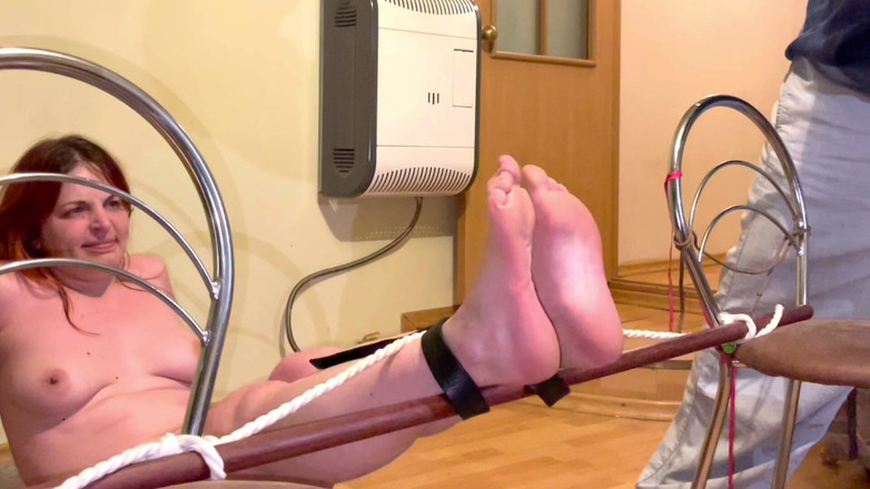 Elena917: Tentokrát pro ni žádná zábava - Bastinado s holí 2nd Time