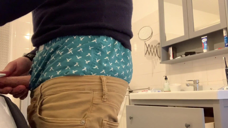 TJenner: Sagging and jerking off in my boxers