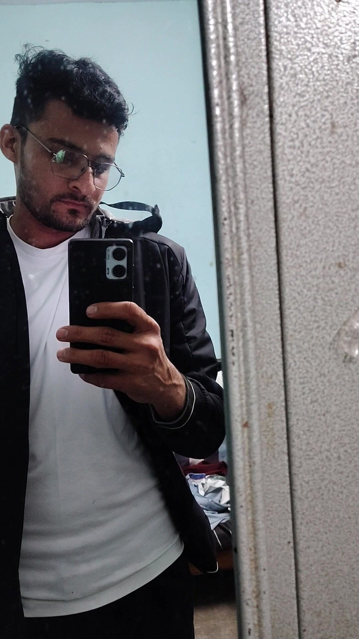 Sinu live: हॉट सेक्सी भारतीय देसी लड़का