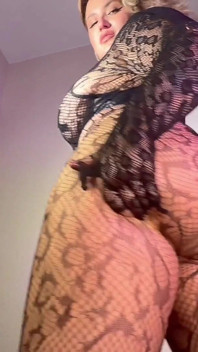 Büyük Poposu Dans Eden Striptiz Mastürbası Talimatları Olan BBW