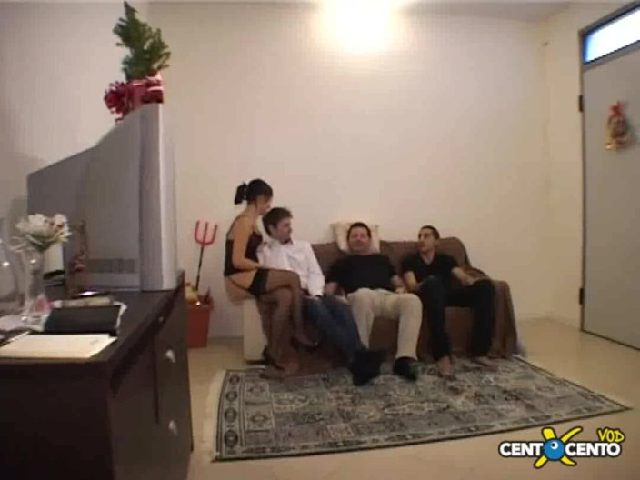 CentoXCento Italia: 십대 애널