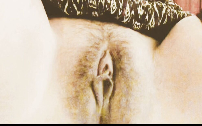 Monalisa1010: Lízej moji šťavnatou kundičku!