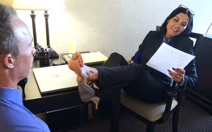 Goddess zephy: Biurowa suka stóp: to twoja praca, moro!