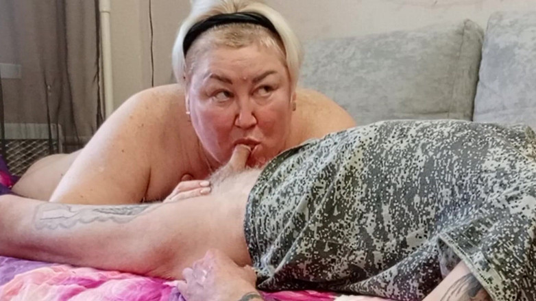 Zona901: Ejacularea adâncă în gura unui vecin este o plăcere