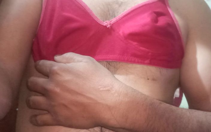 Deepak1989cage: Deshi, cougar super sexy, reçoit son clan