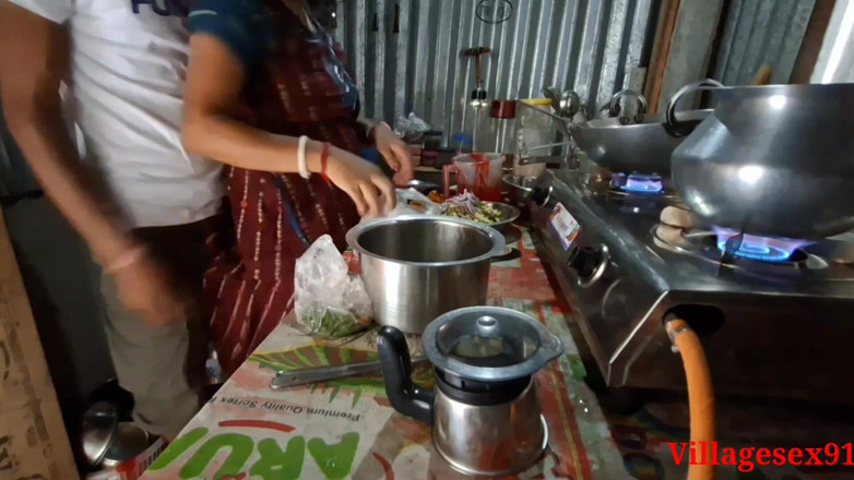 Villagesex91: survent在厨房里做爱