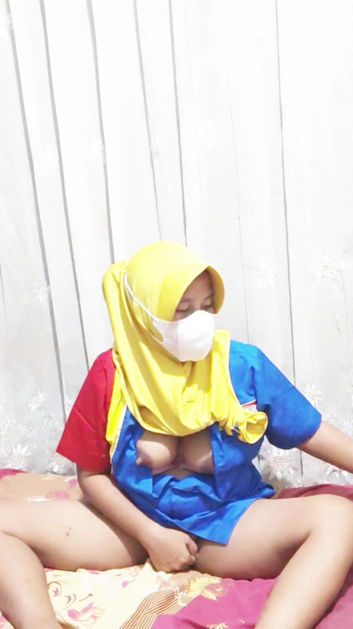 Rania: Pekerja indomaret melancap