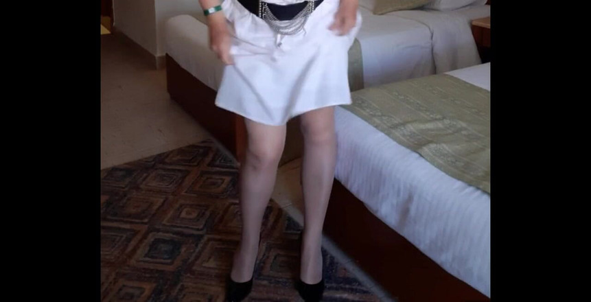 MariaOld: Tanzen und ständig ausziehen