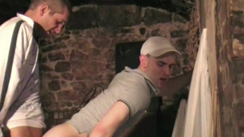 Gaybareback: Hetero chlap ošukaný ošukaným klukem v diskrétním suterénu