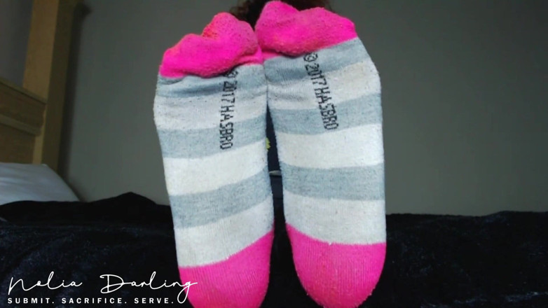 Kneel to Nolia: Stinky sock worship