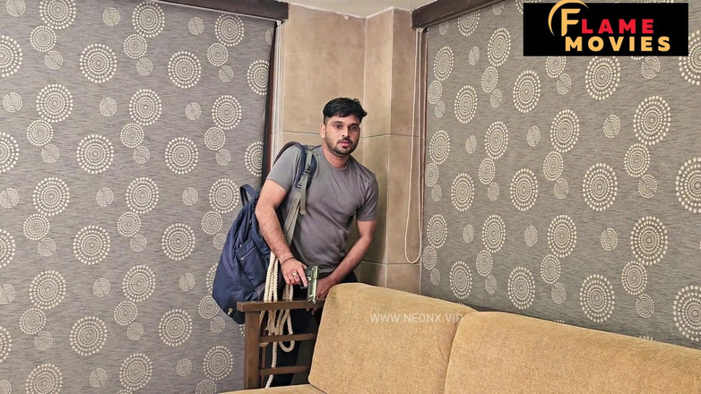 Xflame Movies: Madhahoshi sexy milfka Alon doma potřebuje hardcore sex