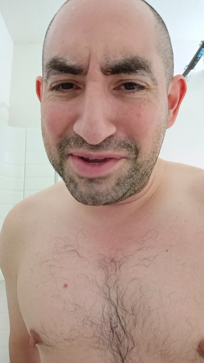 Brandon Lee: Douche met stoelgang