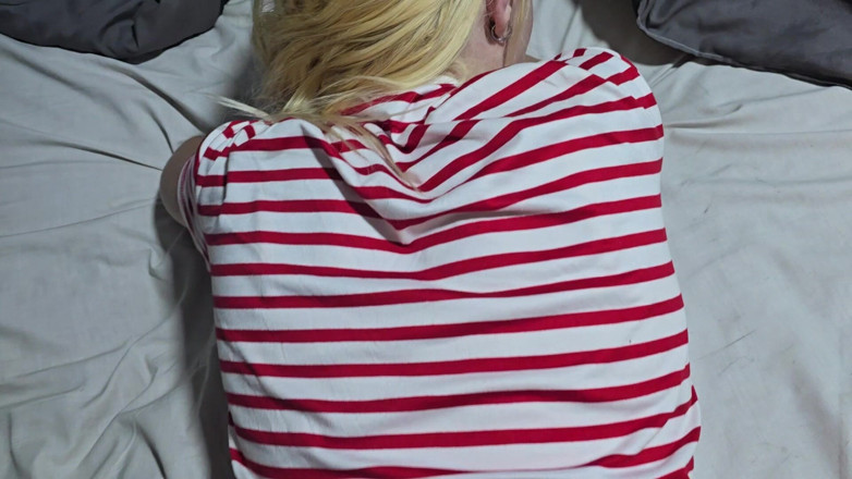 Sparowdox: Linda rubia follada en cuatro