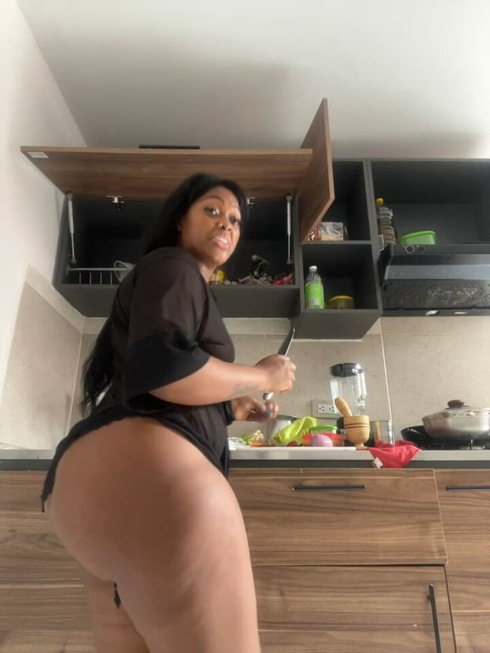 Lily Baudinx: Ngocok kontol di pantatku yang fenomenal, episode 1027