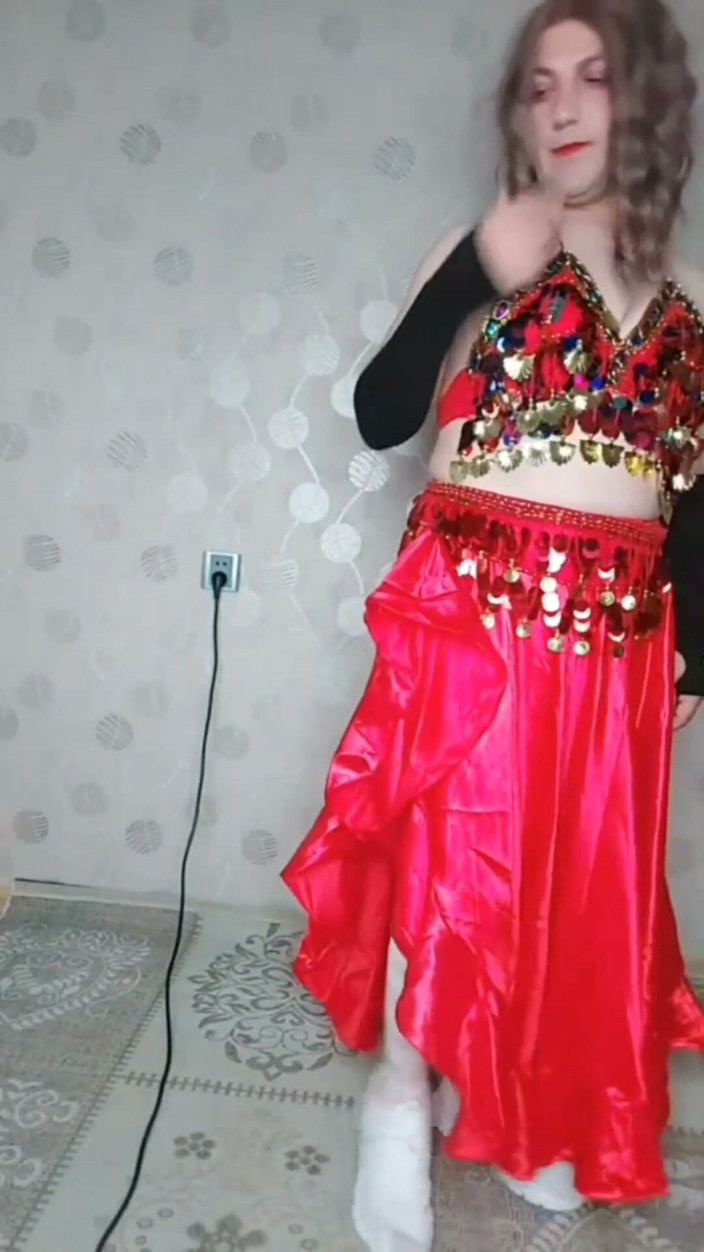 Kitty_Cross: Naughty Belly Dancer Hot Moves White Body