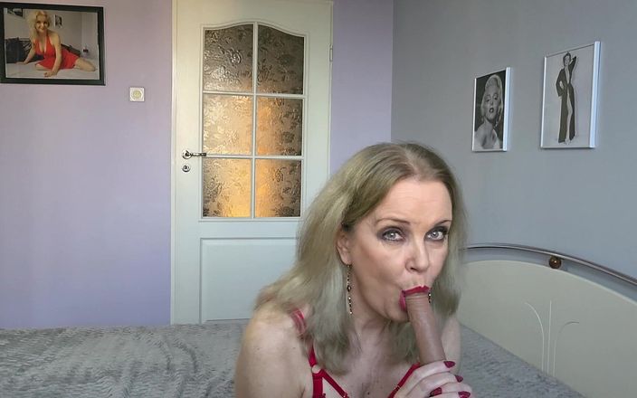 Misses_Jenny: Soukromá show v červeném prádle