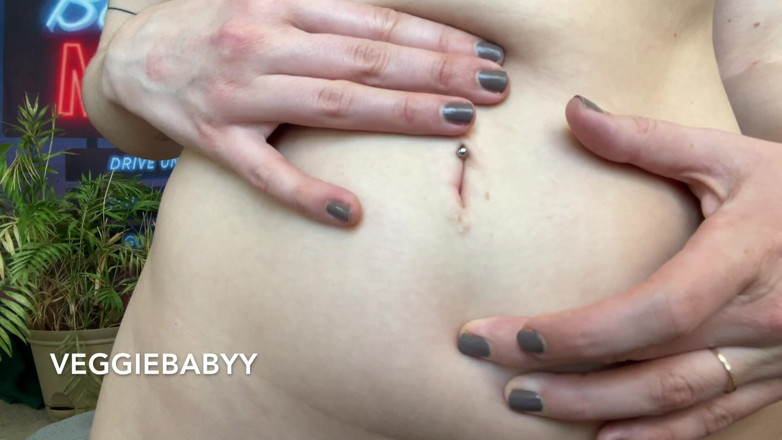 Veggiebabyy: Meinen bauchnabel fingern und lotion