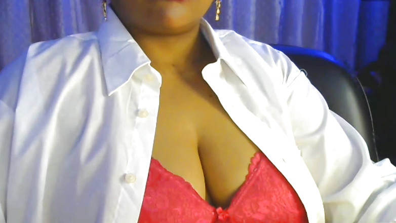 HotGirl21: Desi gorąca dziewczyna wychodzi na zewnątrz Seksowna zabawa sama przed...