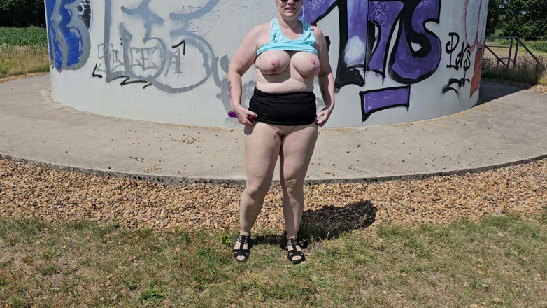UserBitch1: Outdoor Ha Scopato Il Mio Vibratore