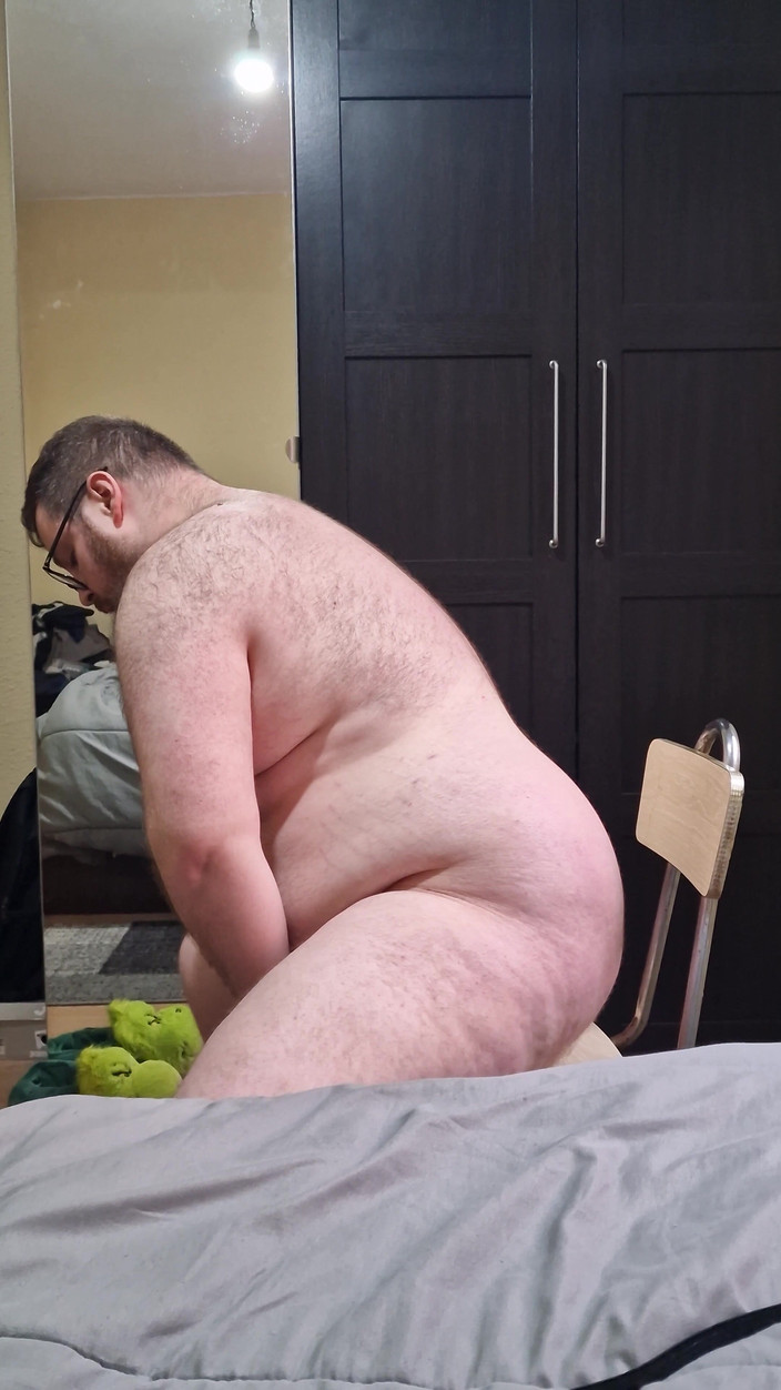 KurisuRedPanda: Aku ngentot pantat bahenolku pakai dildo favoritku