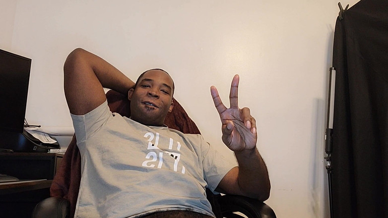 Blkbamaboi73: Proč Tlusté ptáky kouří největší výstřik na mrdku