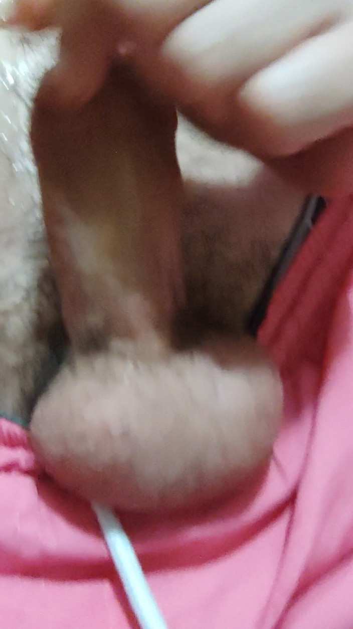 Bananitico82: Branlette et bouffage de sperme