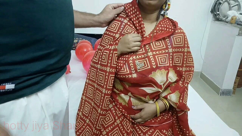 Hotty Jiya Sharmaa: Krok mamy i pasierb cieszą się, gdy macochy nie ma...