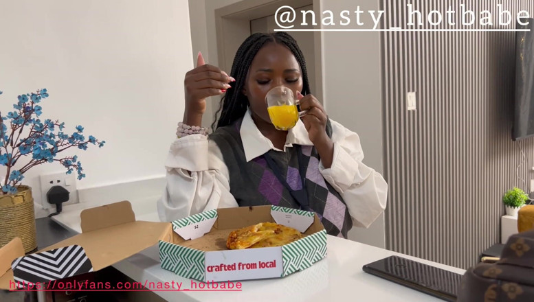 Nasty_hotbabe: Jag försökte avsluta mina läxormen blev distraherad (vänta till slutet) / hanifasexy