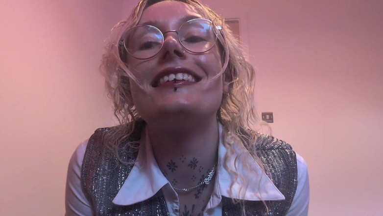 Goddess Transcendence: Сексуальний ріелтор відчайдушно хоче зробити продаж