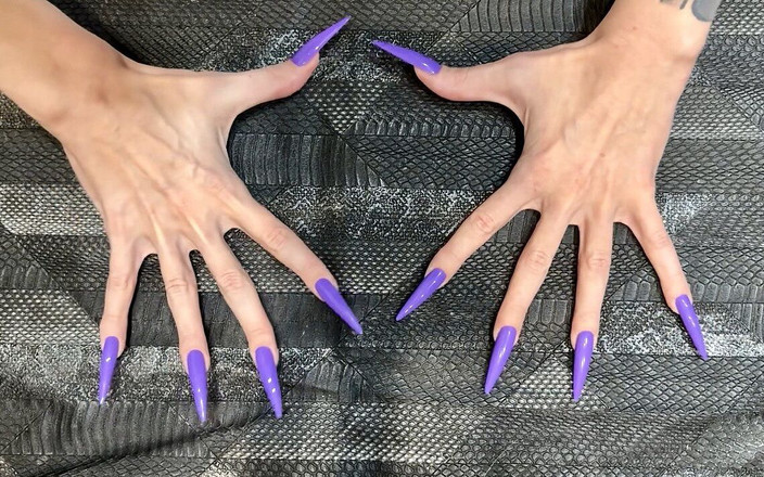 Julia domaina: Ny längre form och ny lila färg