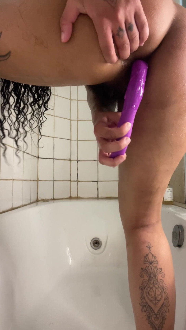 Bibi Hourani: Latina Goddess Masturbates Hairy Ass While Bathing