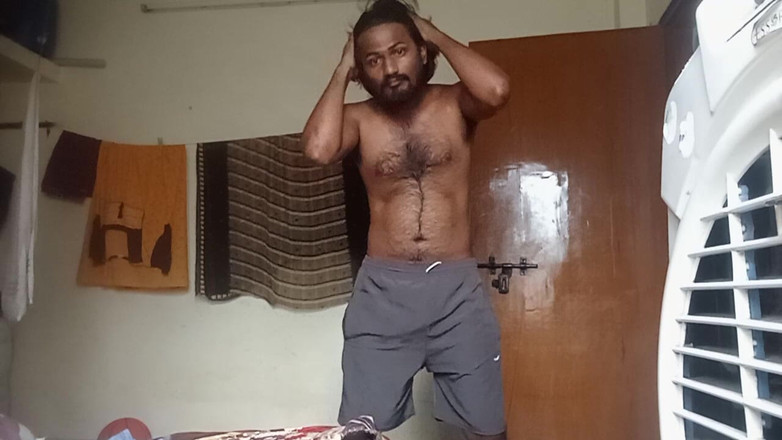 KUMBHA MANOJ KUMAR: Người đồng tính hài hước Ấn Độ