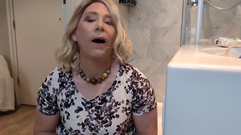 NikkiGee: A Thick Dildo in My Tight Ass