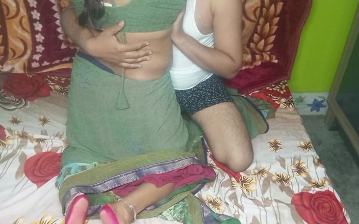 Manjushukla: Indian Beautiful Bhabhi Having Romance with Her Husband.