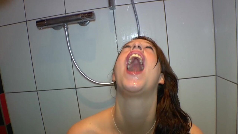 DaCada com: Golden Shower with Marie Skyler