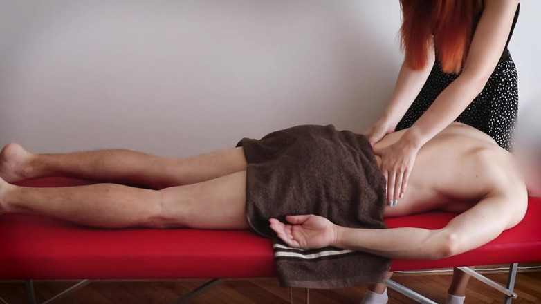 HotCoupleTeam: Tôi đến để mát-xa. Cô ấy để tôi chạm vào cô ấy