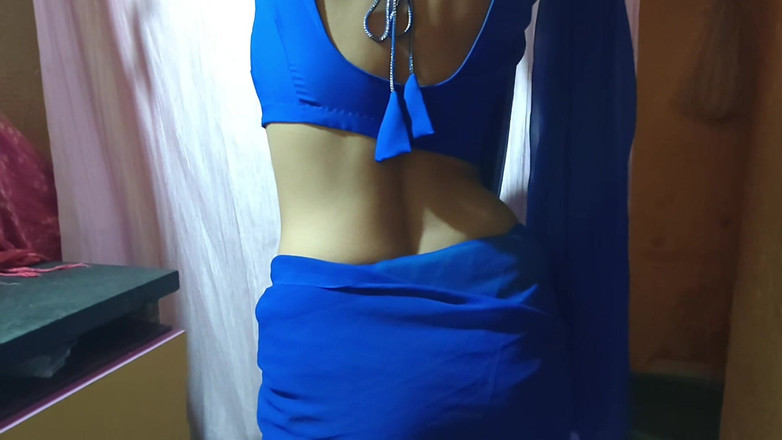 Hotpooja86900: 性感人妻独自玩弄胸部的性感身材