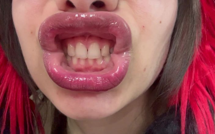 AmayaMori: Şişman suratlı asmr latin yüz fetişi ağız fetişi yapıyorum