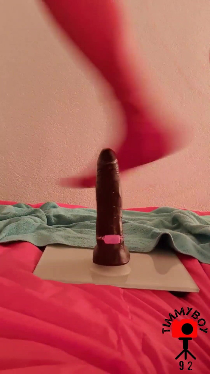 Timmyboy: Timmyboy92 Doktor Johnson'ın ultra gerçekçi siyah dildosüne biniyor ve bundan...